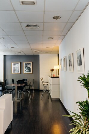 Daily full breakfast for a fee - Hotel Madrid Sevilla (Seville)