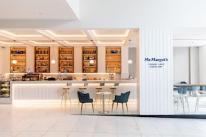 Cocktail bar - Hilton Surfers Paradise Hotel & Residences (Surfers Paradise)