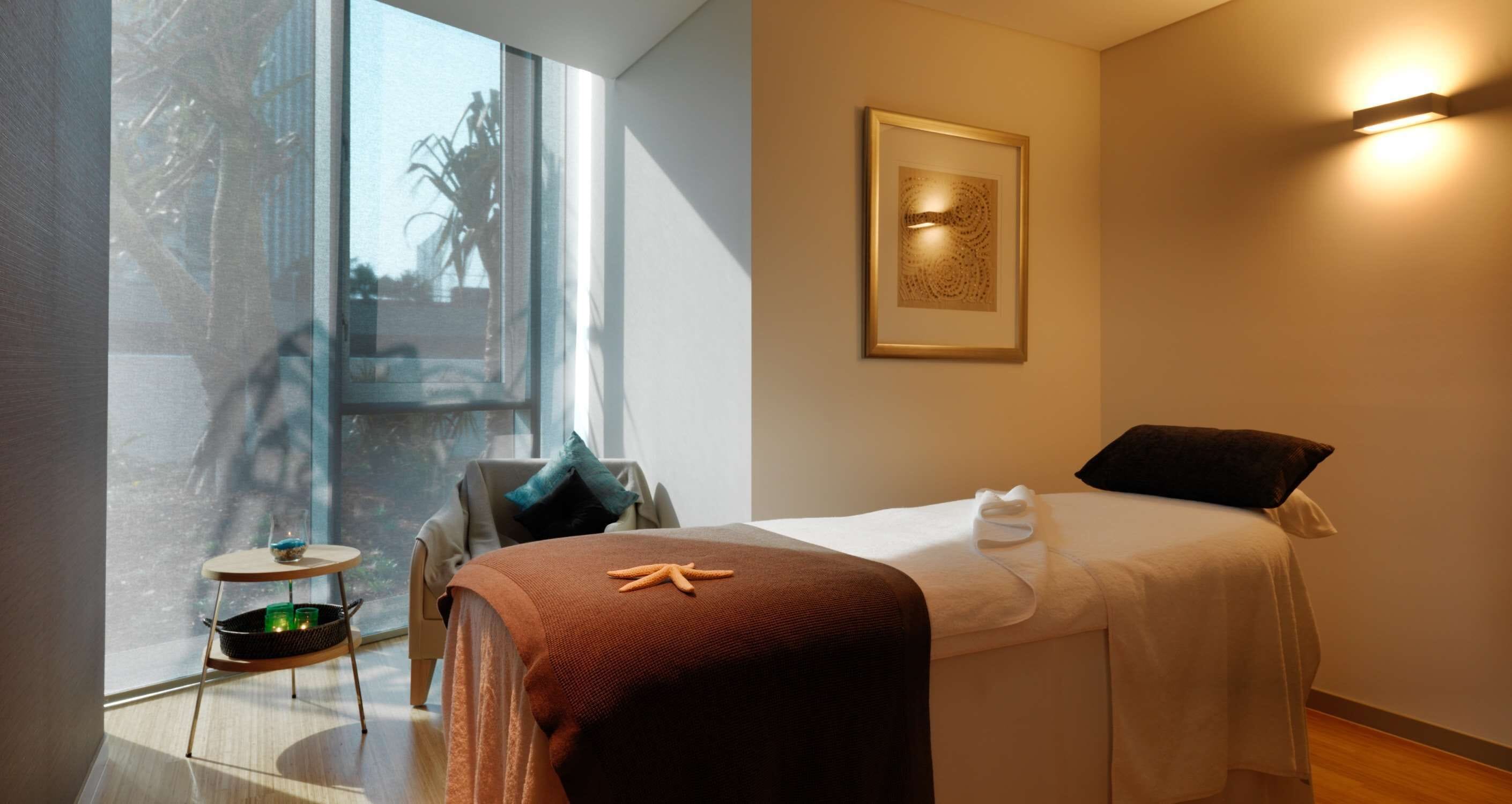 雙人療程室、蒸氣室、身體療程、水療、芳香療法、熱石按摩