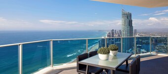 Hilton Surfers Paradise Hotel & Residences