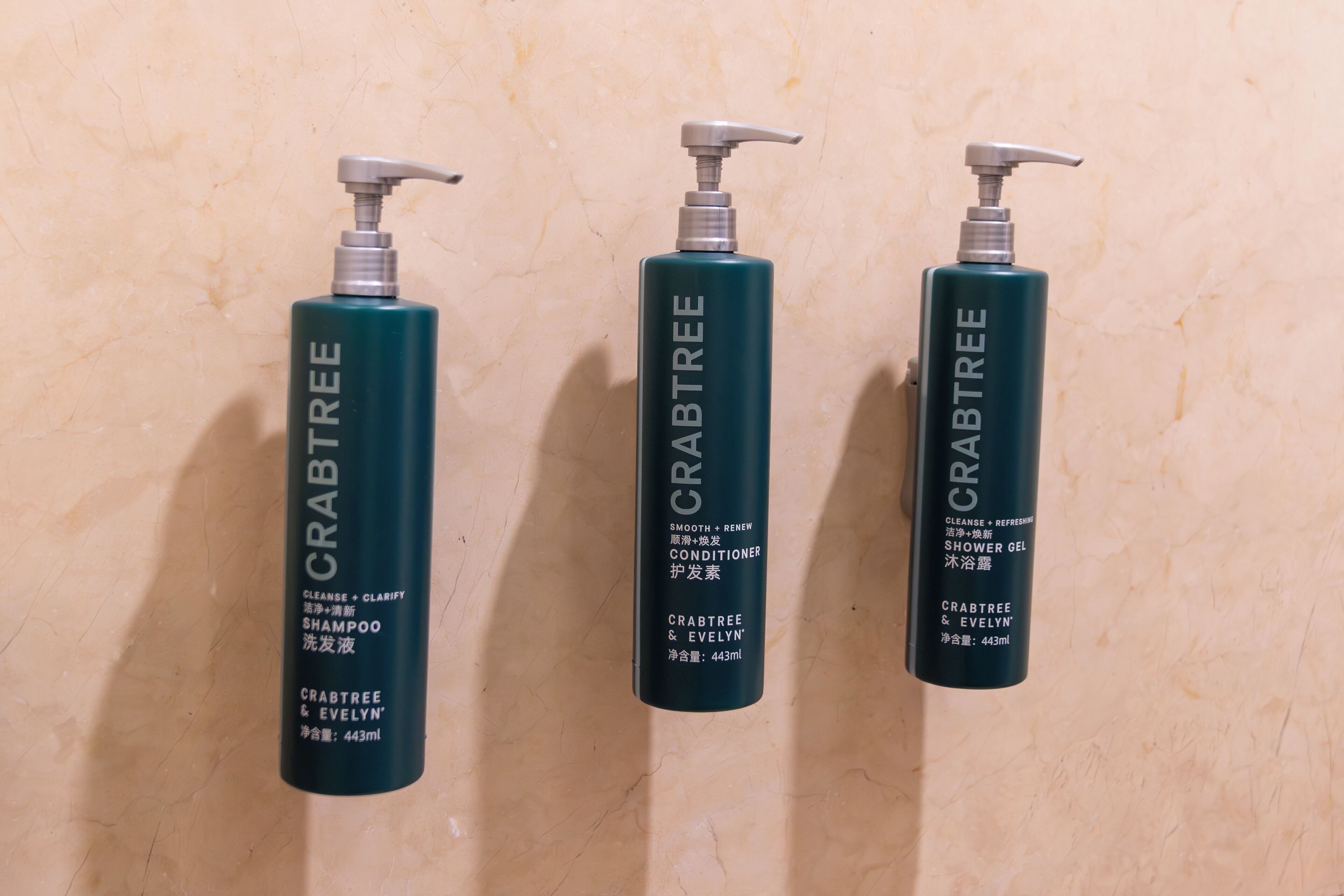 separate bathtub and shower, rainfall showerhead, free toiletries