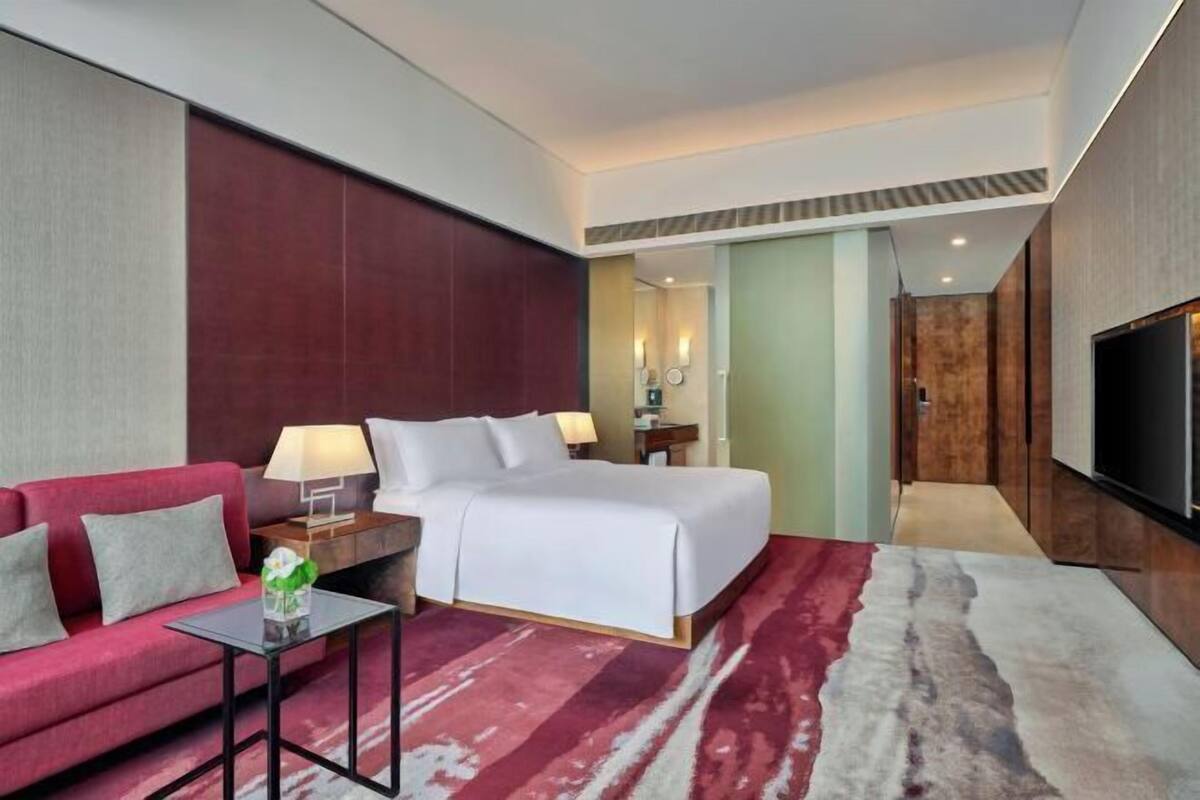 Minibar (free items), in-room safe, blackout drapes, soundproofing