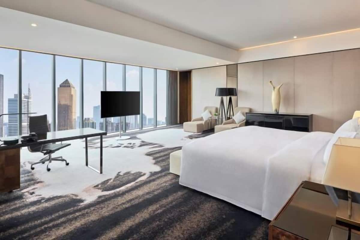 Een gratis minibar, een kluis op de kamer, verduisterende gordijnen