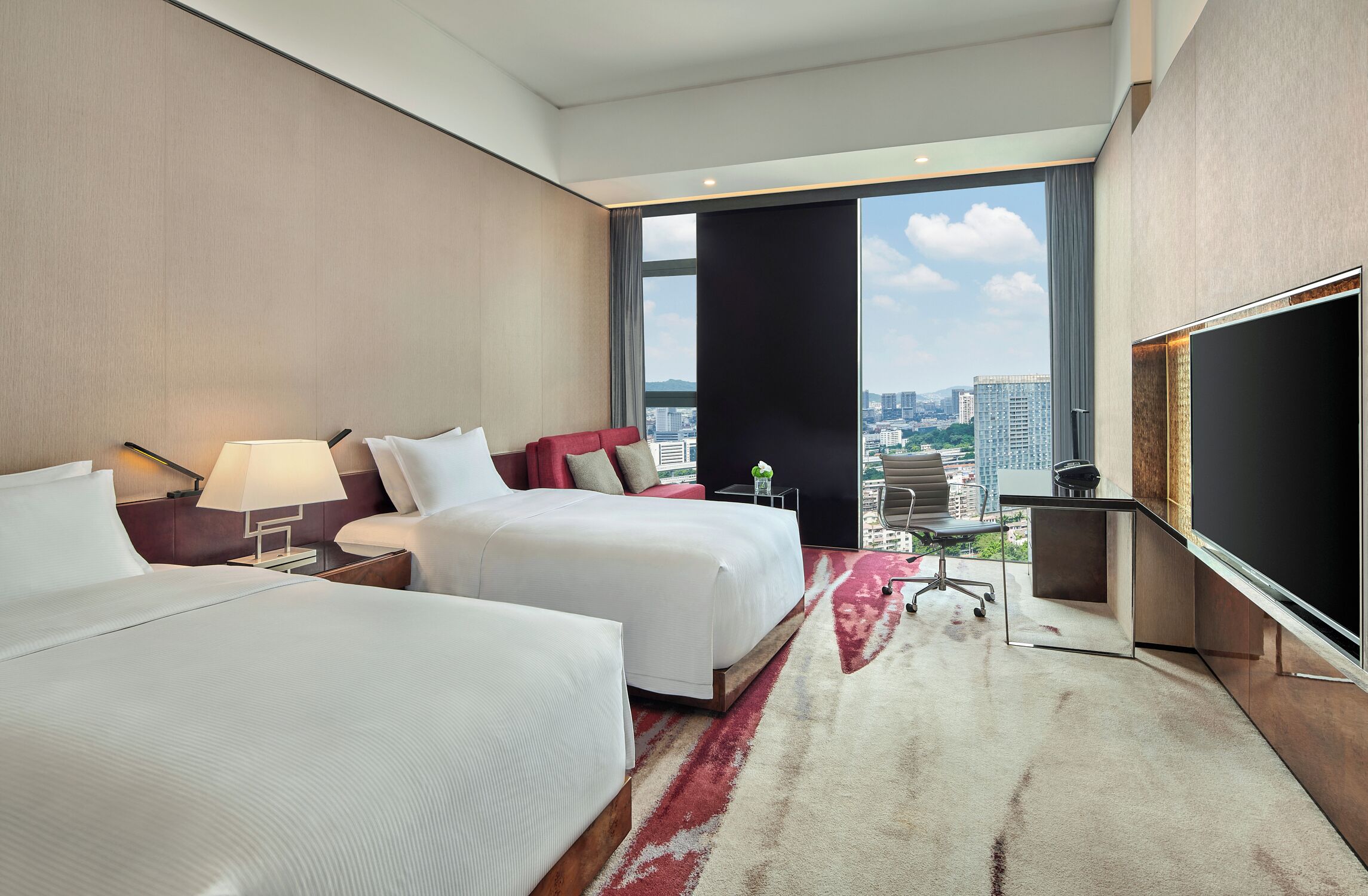룸 (Twin hilton guestroom) | 객실에서 보이는 전망