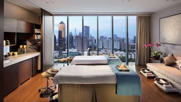 Couples treatment rooms, body treatments, hydrotherapy, aromatherapy