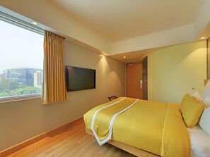 Premium bedding, minibar, in-room safe, desk