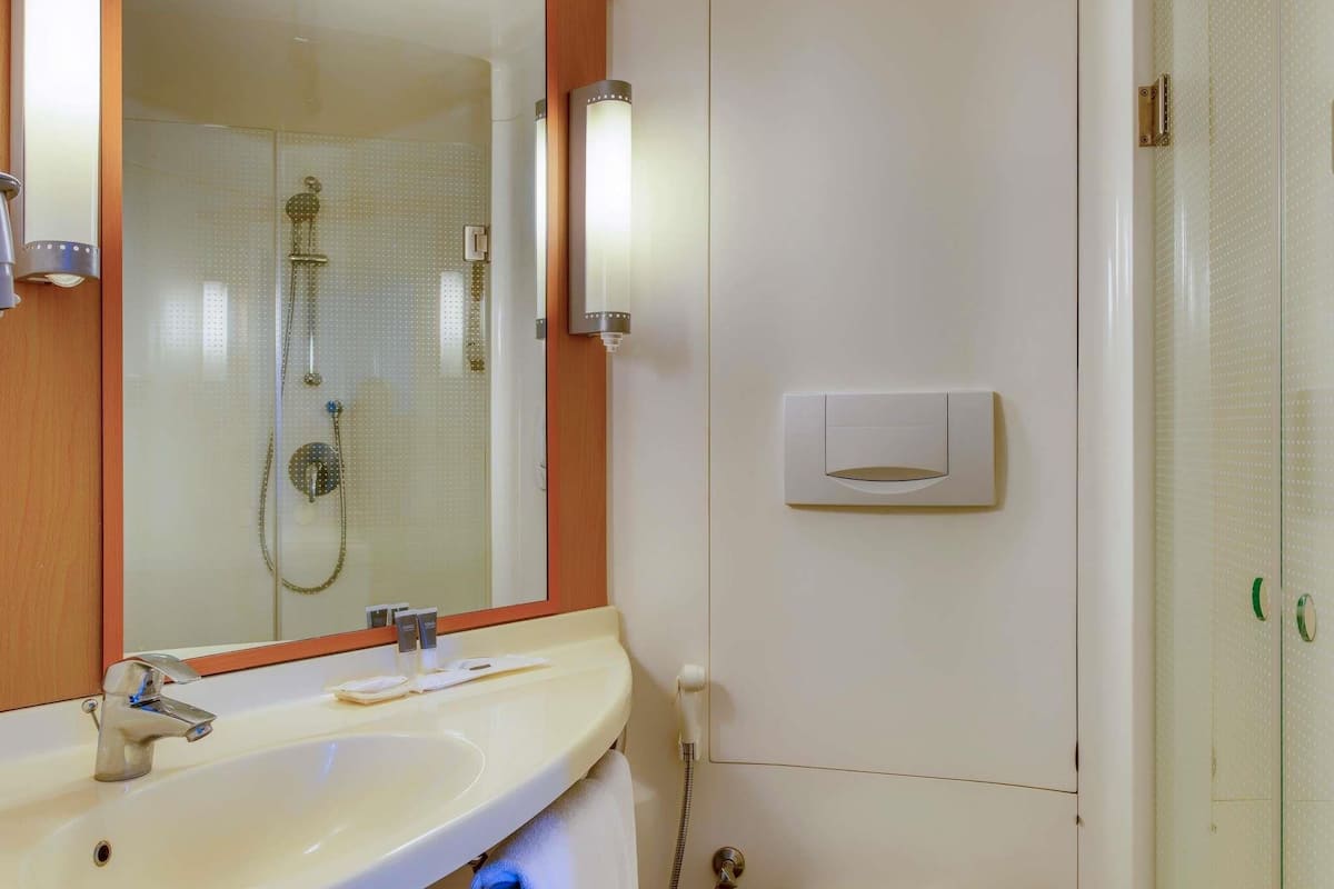 Ropa de cama de alta calidad y minibar