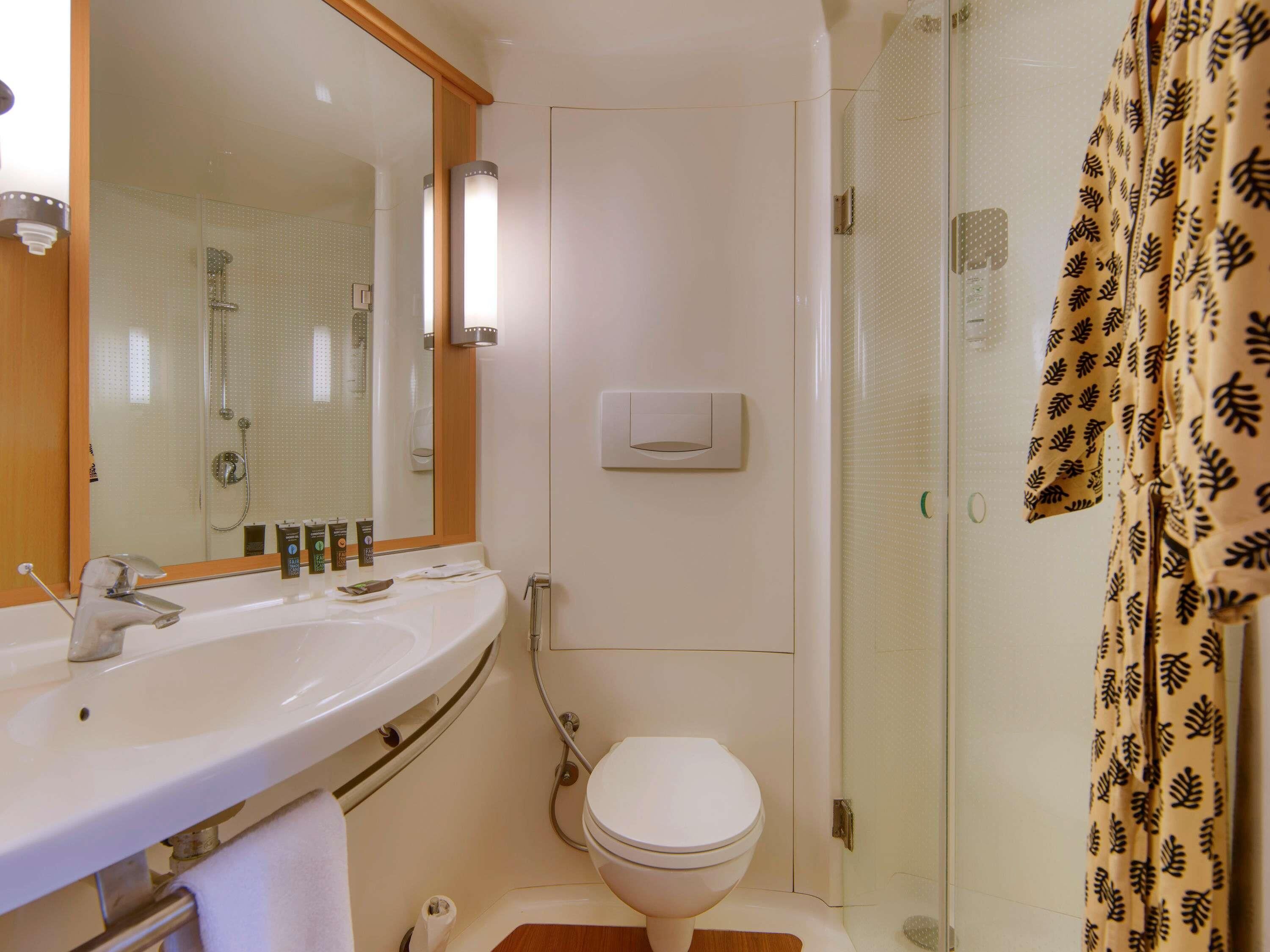 Premier Room, 1 Queen Bed (Extra benefits)