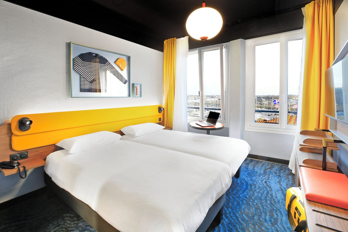 Chambre Confort, 2 lits jumeaux, vue sur la mer | Bureau, systĂšme dâinsonorisation, accĂšs au Wi-Fi (inclus)
