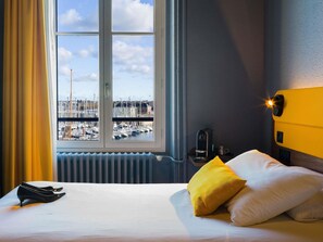 Comfort-værelse - 2 enkeltsenge - havudsigt | Skrivebord, lydisolering, gratis Wi-Fi, sengetøj
