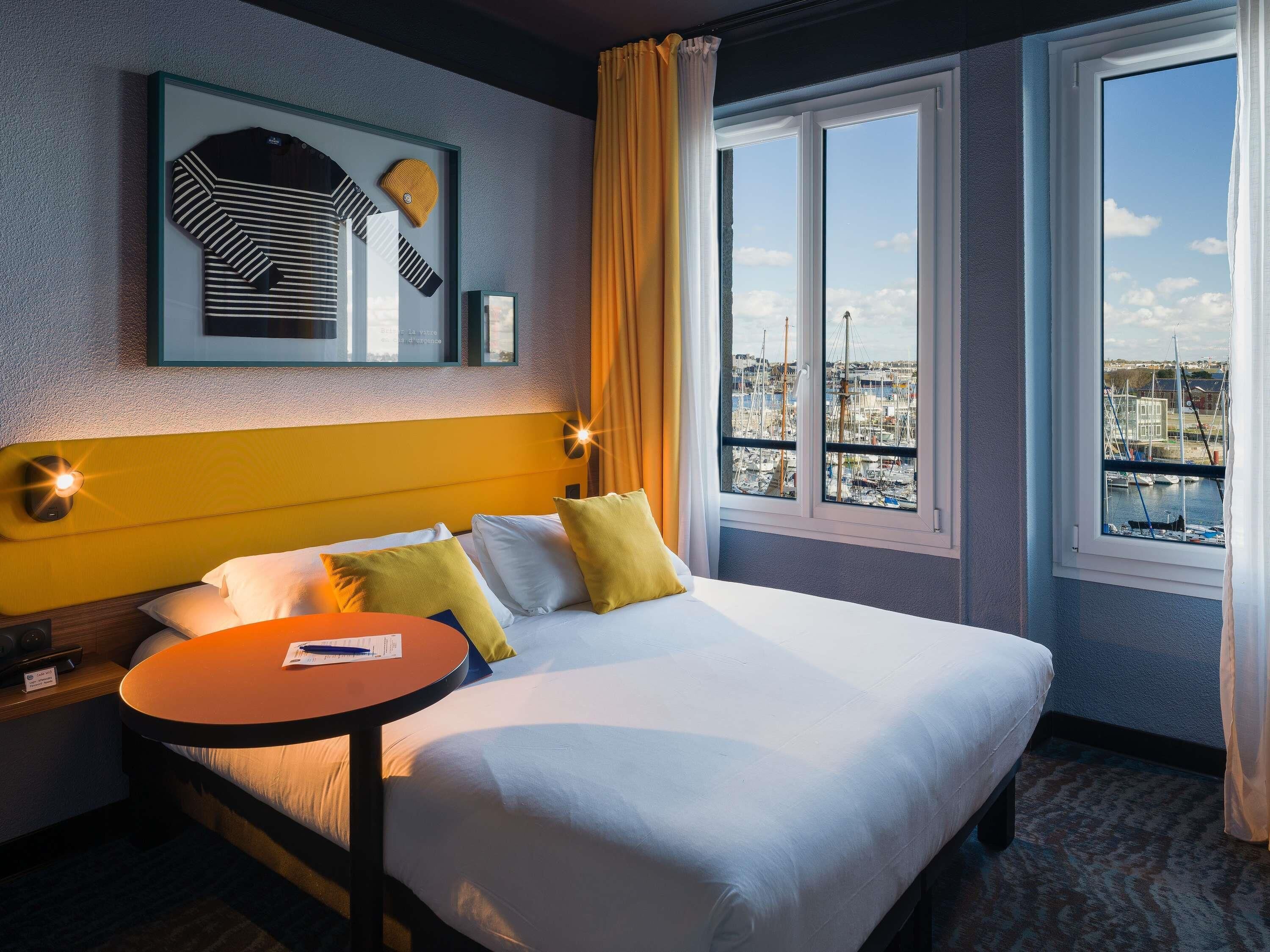 Comfort kamer, 1 tweepersoonsbed, uitzicht op zee | Een bureau, geluiddichte muren, gratis wifi, beddengoed