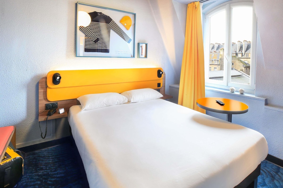 Chambre Standard double, 1 lit double | Bureau, systĂšme dâinsonorisation, accĂšs au Wi-Fi (inclus)