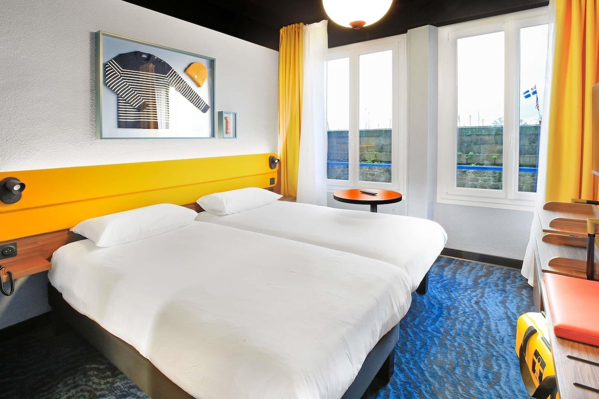 Bureau, chambres insonorisées, Wi-Fi gratuit, draps fournis