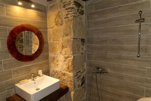 Duplex (Split level) - Idili Traditional House (Mylopotamos)