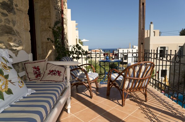 Duplex, 1 Bedroom, Sea View (Split level) | 1 bedroom, premium bedding, minibar, in-room safe