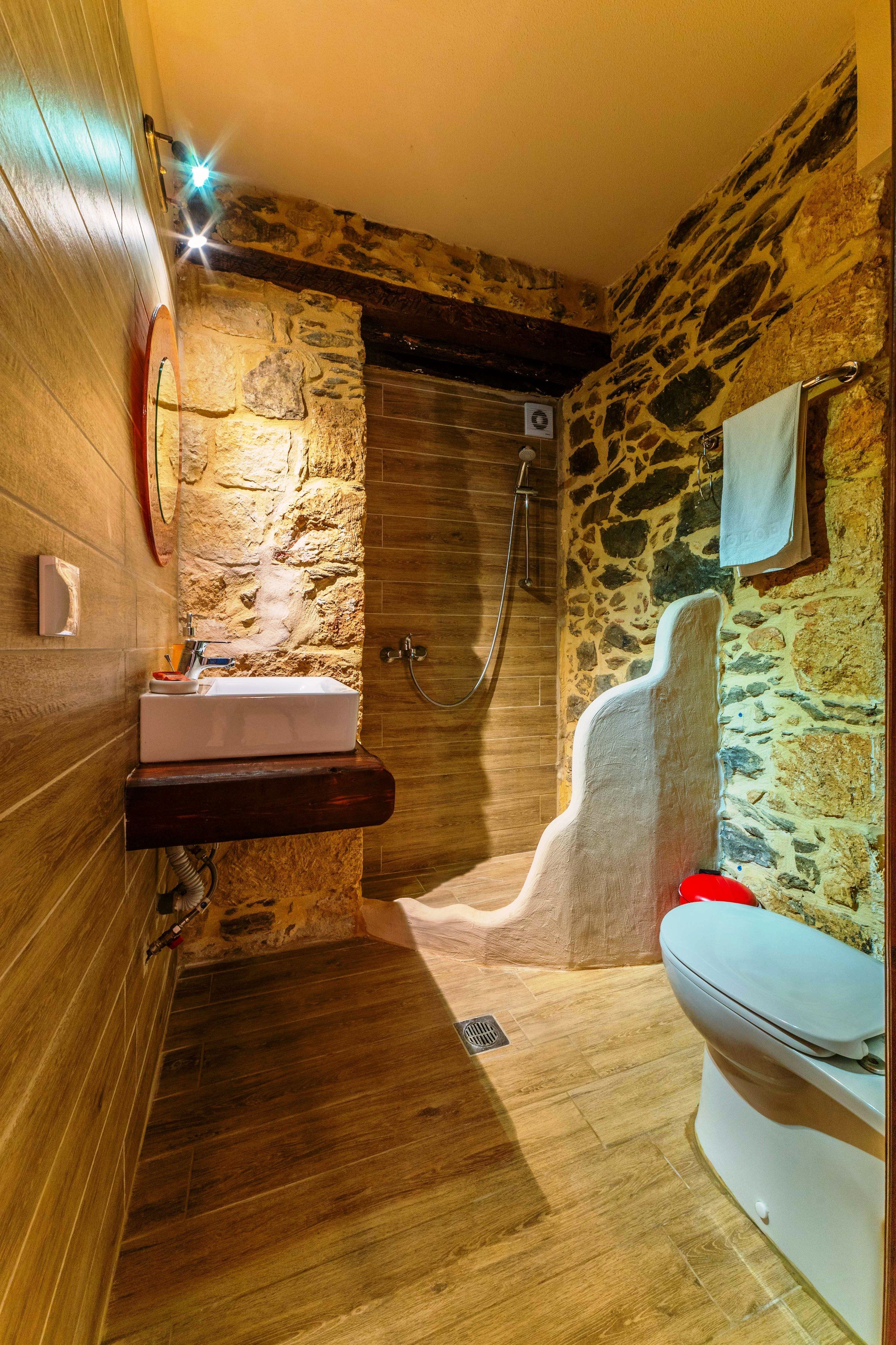 duplex (split level) | 1 bedroom, premium bedding, minibar, in-room safe