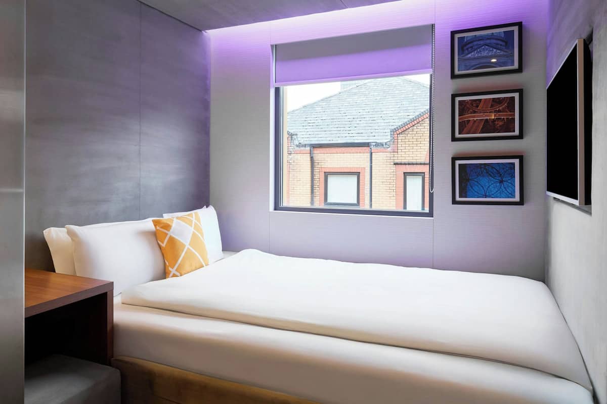 Standard Room, 1 King Bed | Premium bedding, desk, soundproofing, free WiFi