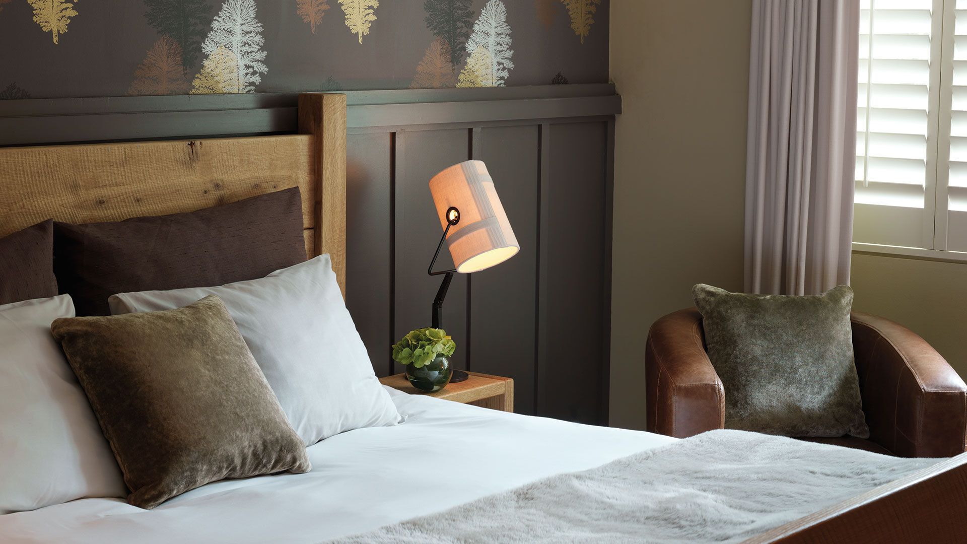 premium bedding, in-room safe, desk, soundproofing