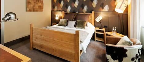 Premium bedding, in-room safe, desk, soundproofing