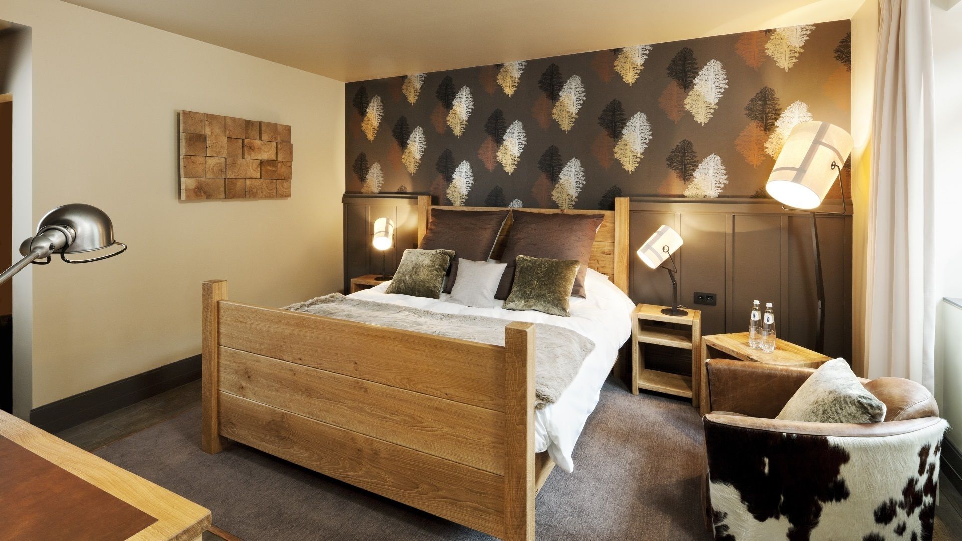 premium bedding, in-room safe, desk, soundproofing