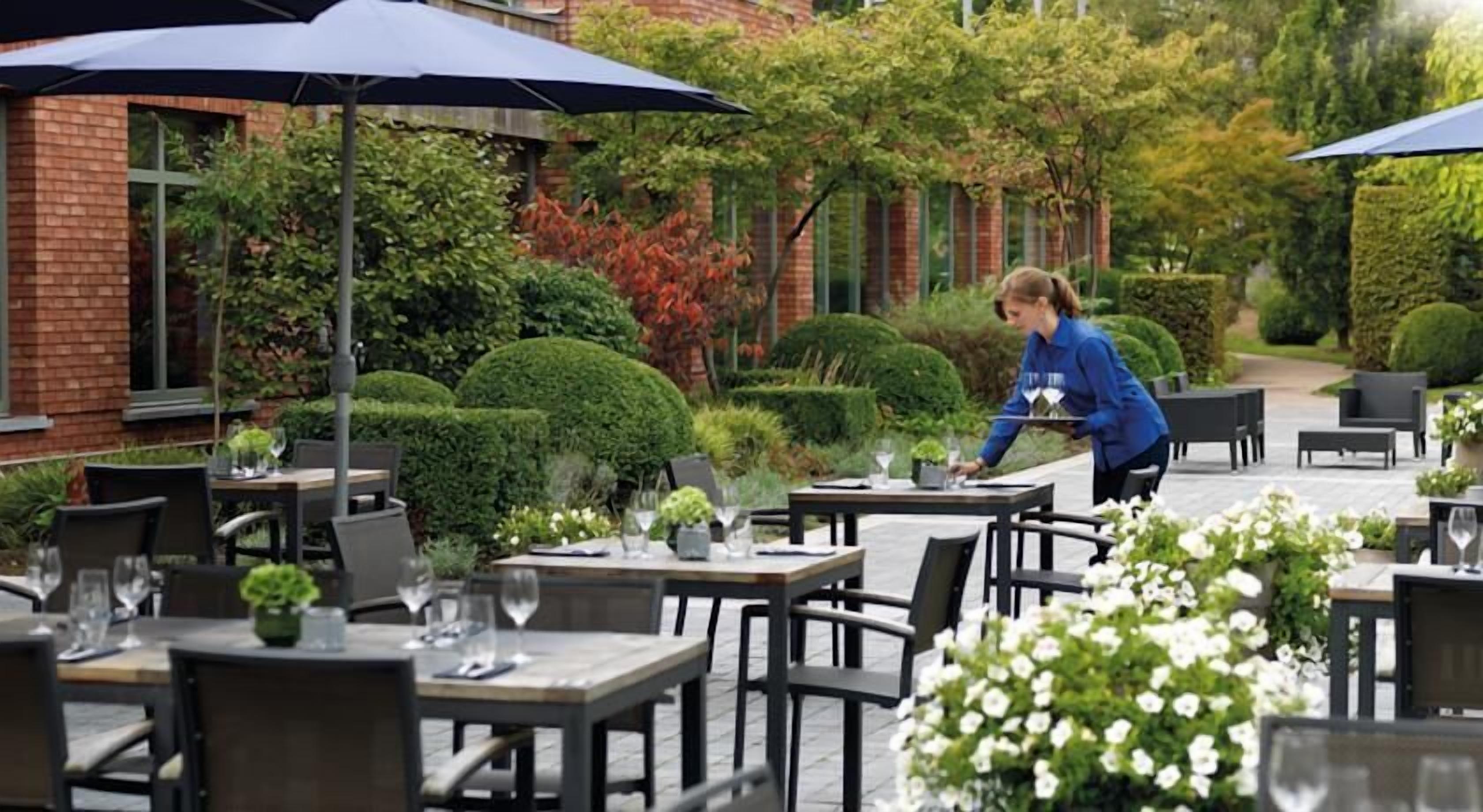 lunch and dinner served, regional cuisine