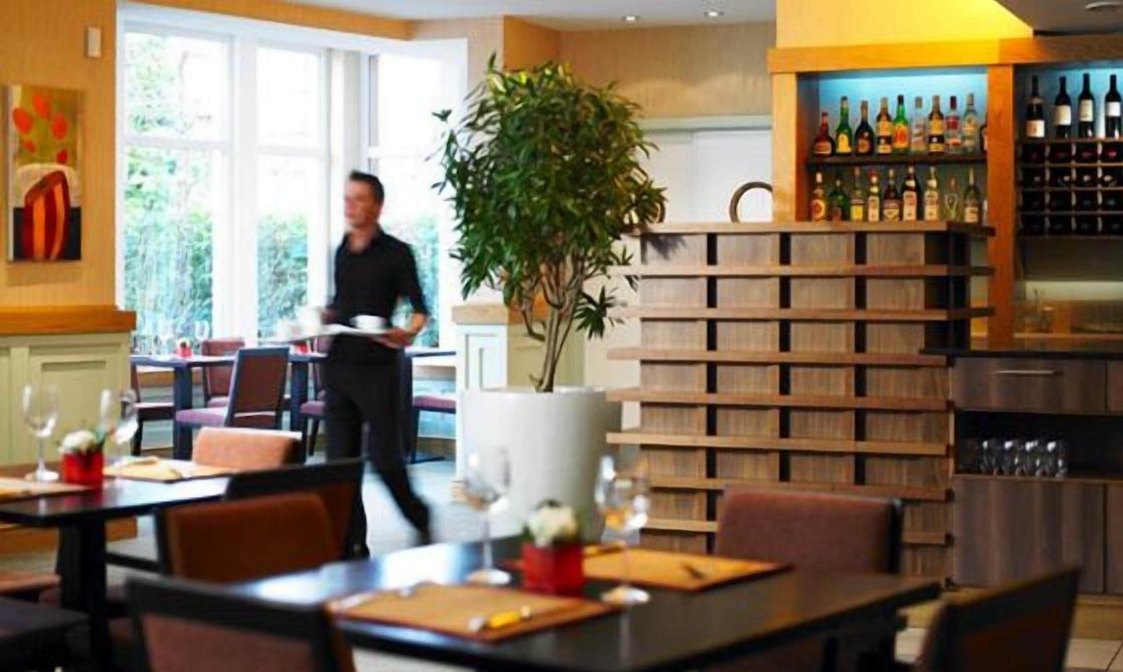 lunch and dinner served, regional cuisine