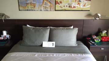 Standard Room, 1 Queen Bed (Pet Friendly, Room 17) | Egyptian cotton sheets, premium bedding, pillowtop beds
