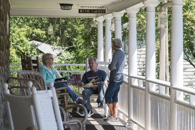 Calhoun House Inn & Suites