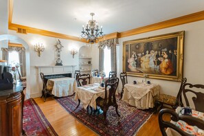 Interior detail - 1840s Carrollton Inn (Baltimore)