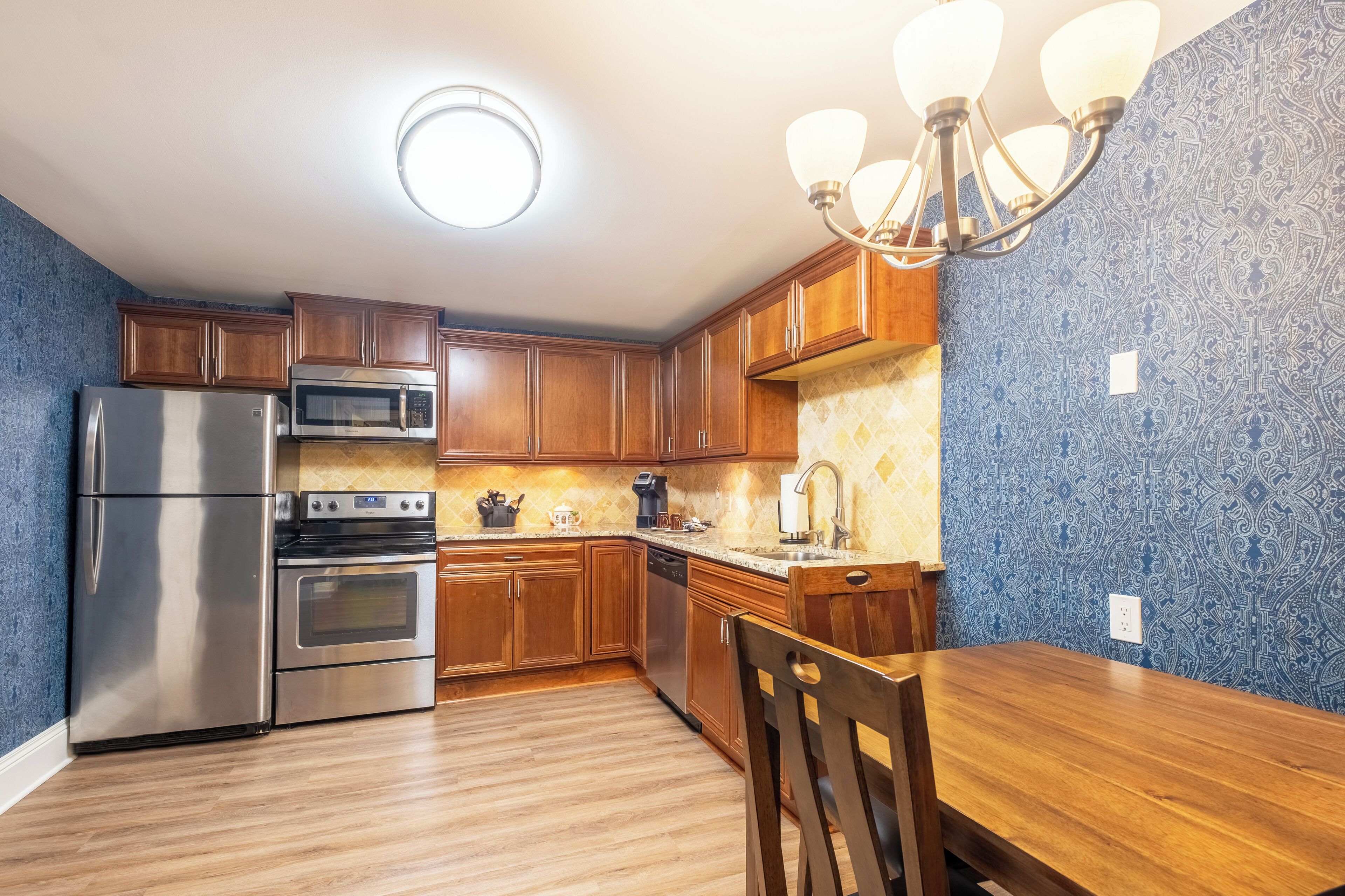 the nottingham one bedroom suite | private kitchen | coffee/tea maker