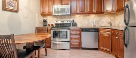 The Highland One Bedroom Suite | Private kitchen