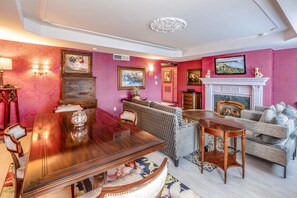 The Cambridge Two Bedroom Suite | Living room