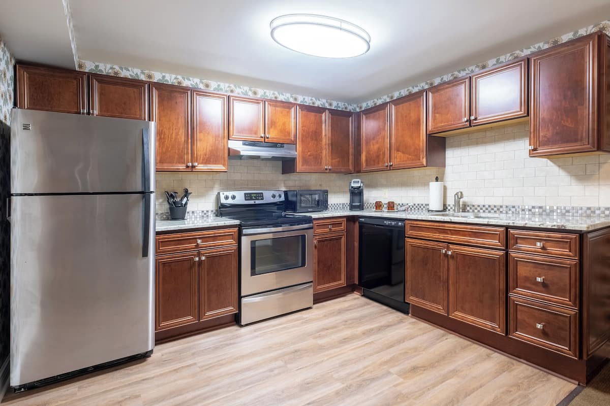 the cheshire two bedroom suite | private kitchen | coffee/tea maker