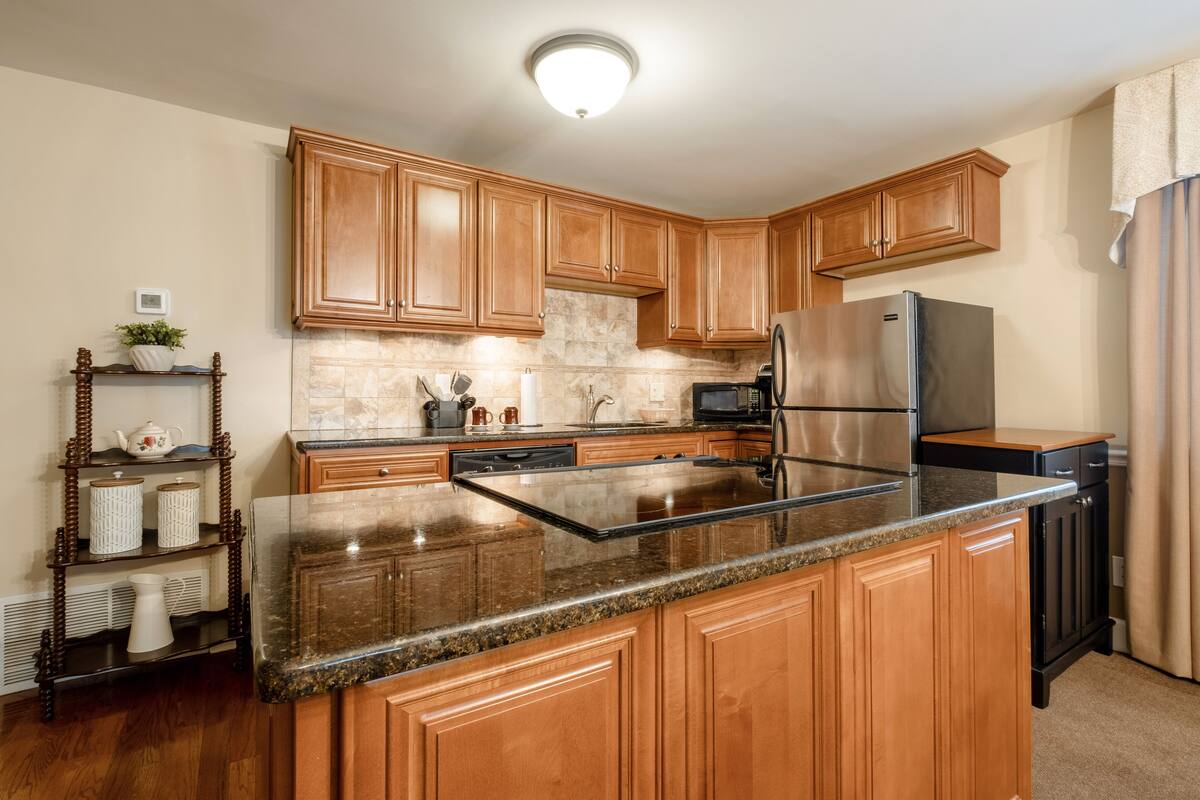 the cornwall two bedroom suite | private kitchen | coffee/tea maker