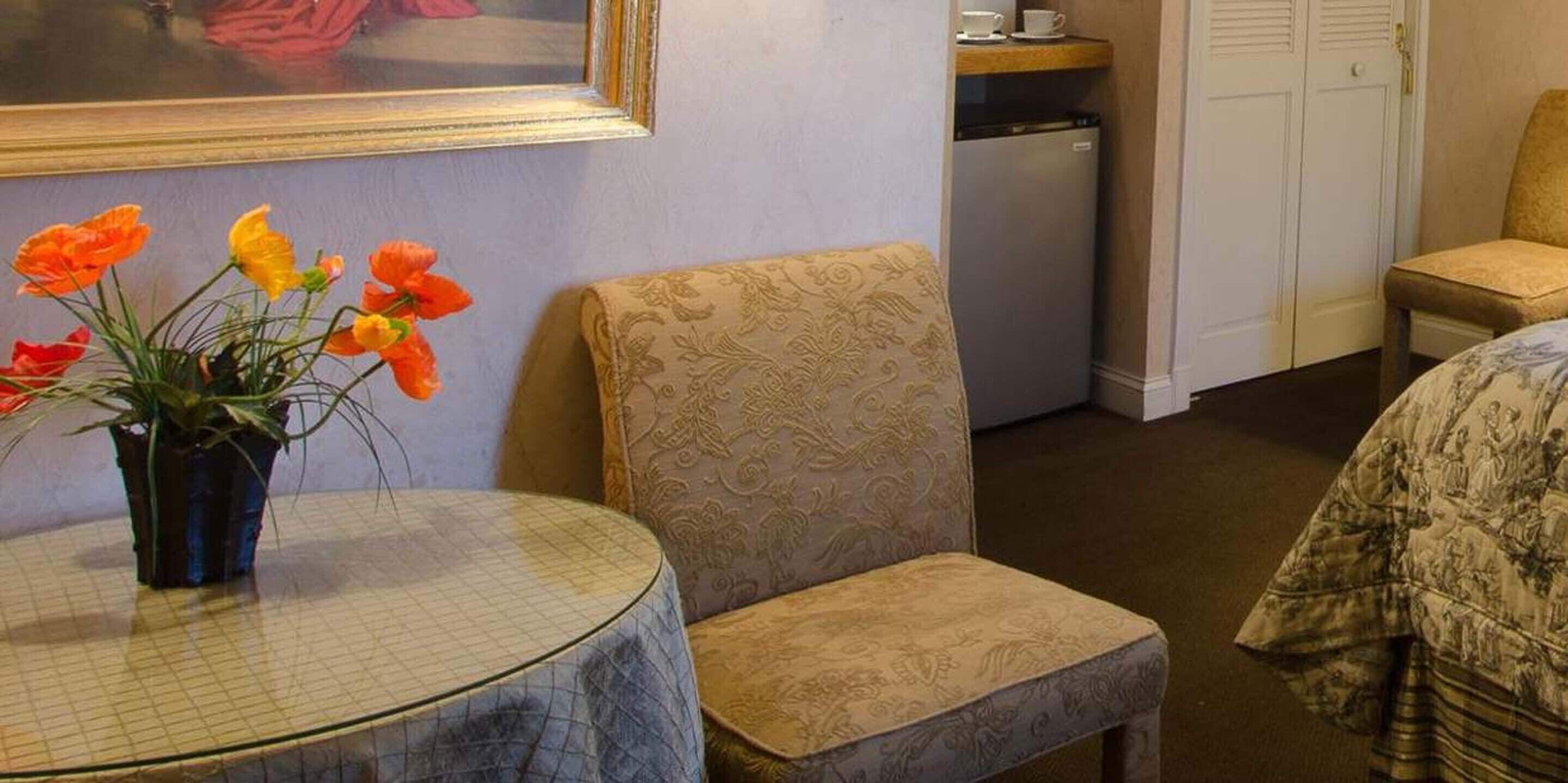 the trafalgar | 1 bedroom, iron/ironing board, free wifi, bed sheets