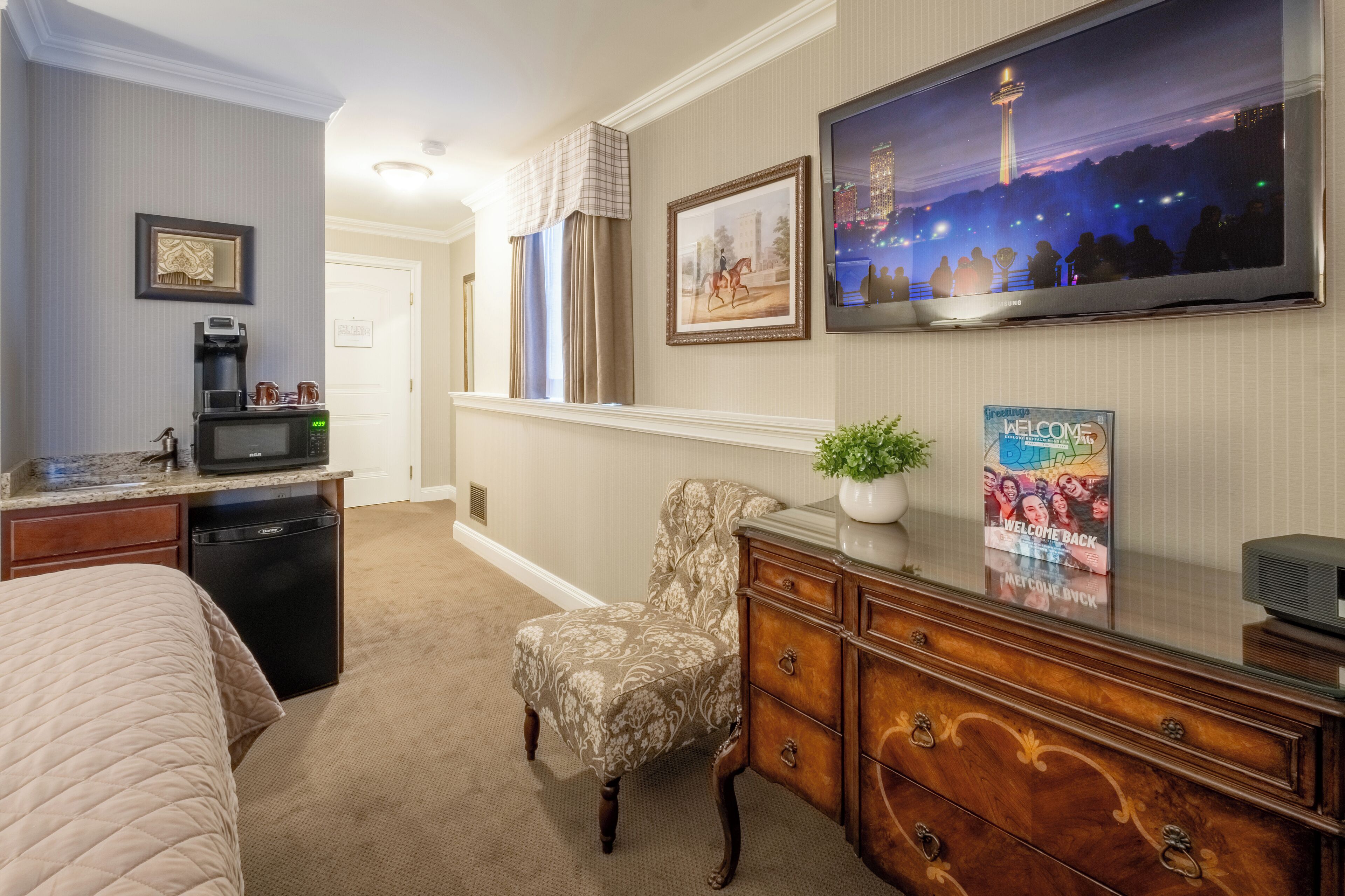 the mayfair | 1 bedroom, iron/ironing board, free wifi, bed sheets