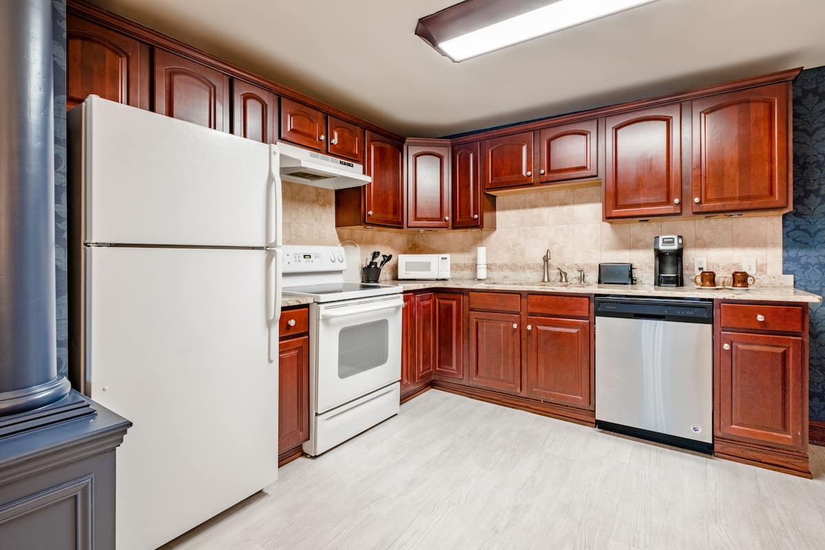 the victoria two bedroom suite | private kitchen | coffee/tea maker