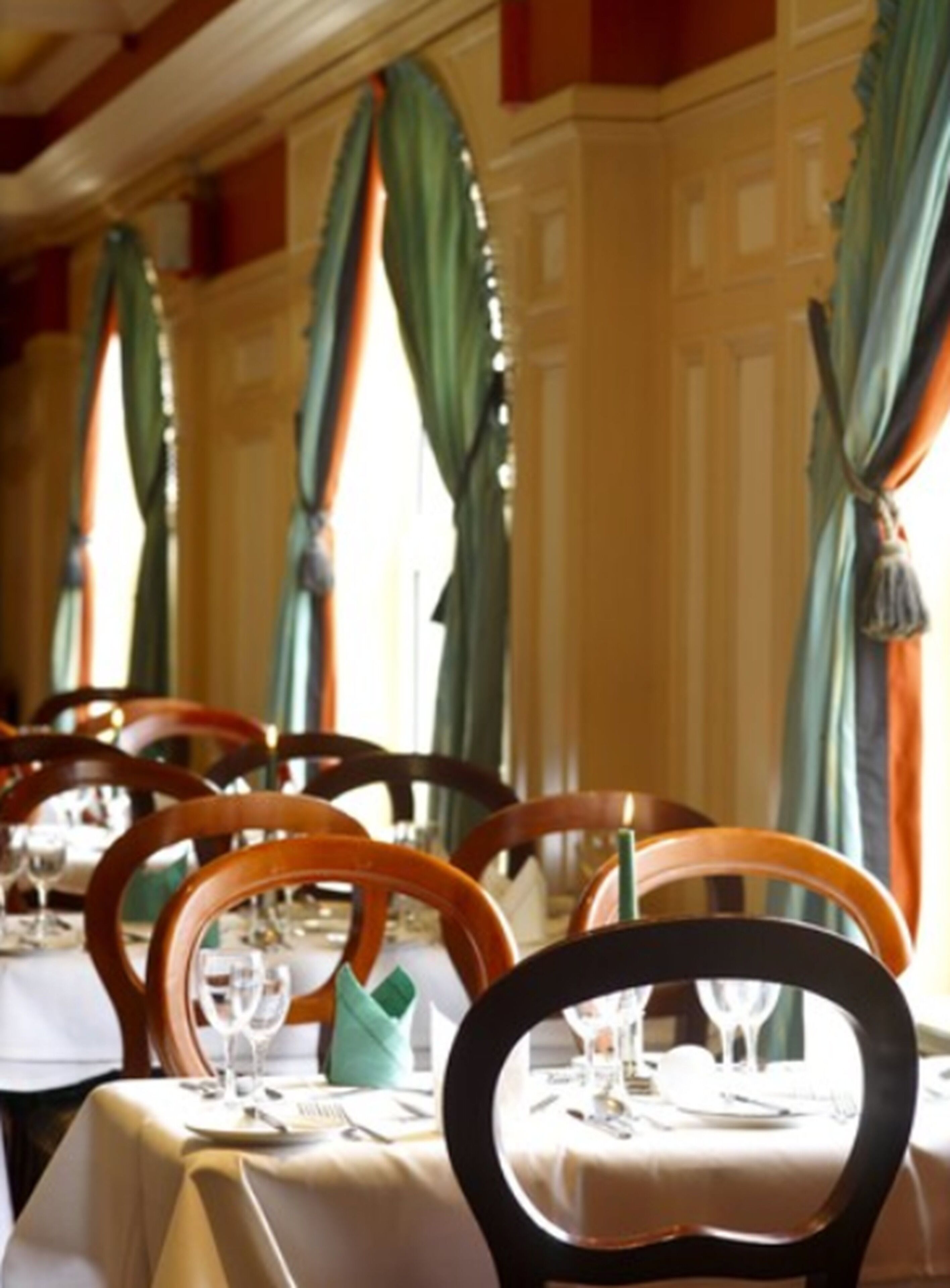 breakfast, lunch and dinner served