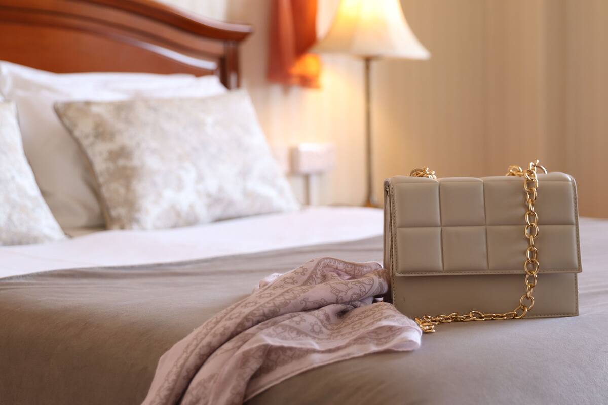 egyptian cotton sheets, premium bedding, in-room safe