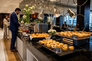 Breakfast, lunch and dinner served - Millennium Central Dubai Downtown (Dubai)