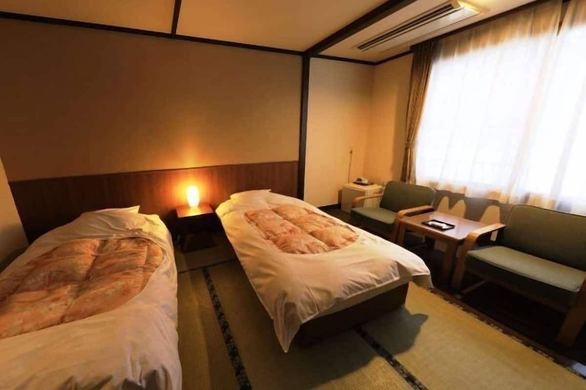 1 slaapkamer, luxe beddengoed, een kluis op de kamer, een bureau