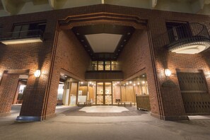 Front of property – evening/night - Hotel Taisetsu ONSEN＆CANYON RESORT (Kamikawa)