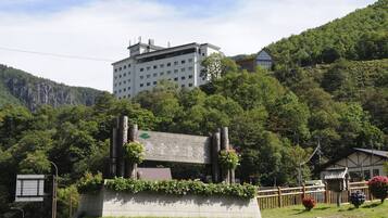 Mặt tiền nơi lưu trú