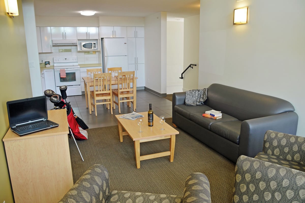 Family Suite, 4 Bedrooms | Private kitchen | Eco-friendly cleaning products