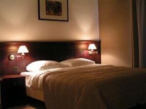 Minibar, két bảo mật tại phòng, nôi/giường cho trẻ sơ sinh (phụ phí) 