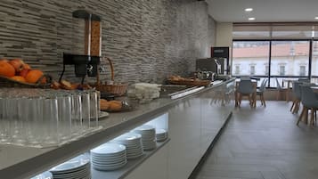 Petit déjeuner buffet compris tous les jours