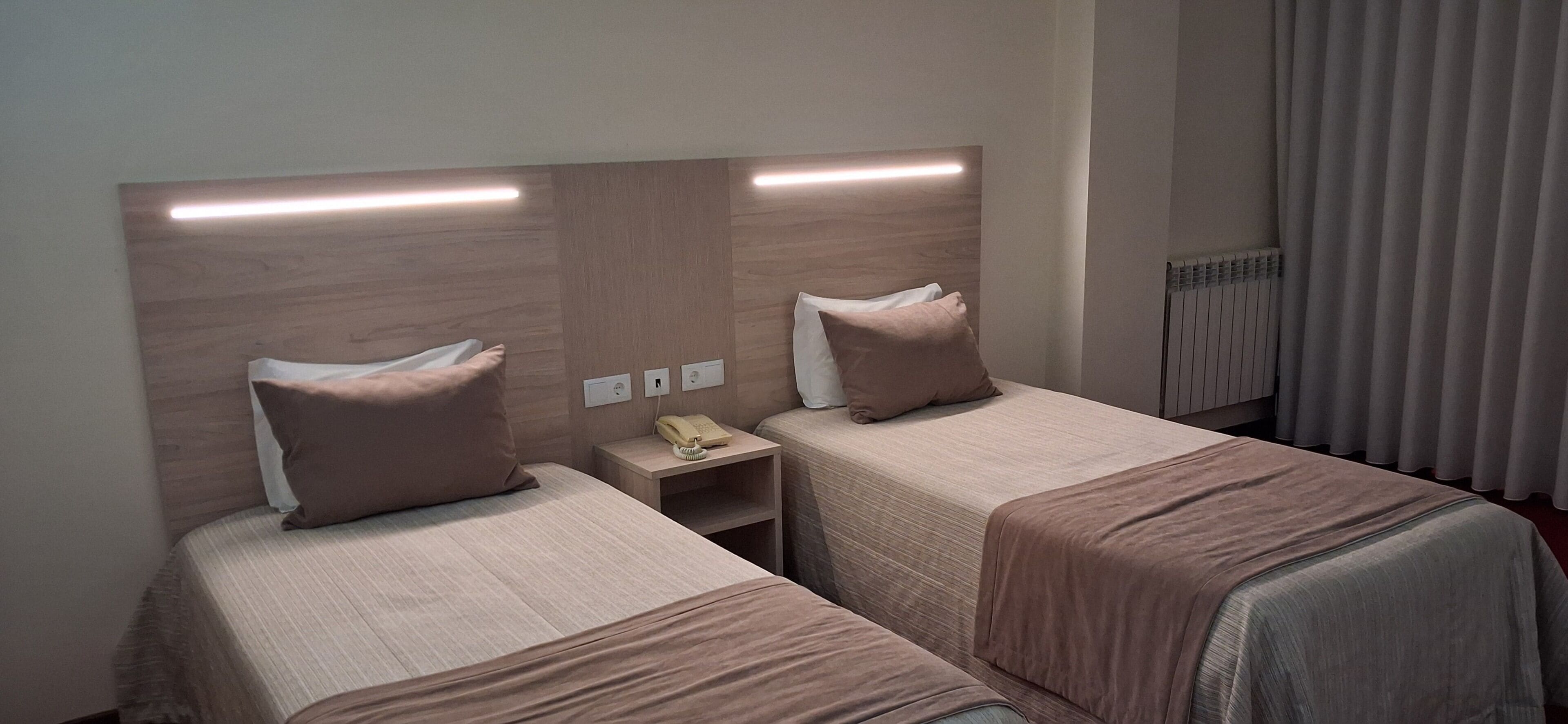Superior Twin Room, 2 Twin Beds | Minibar, desk, soundproofing, WiFi (free)