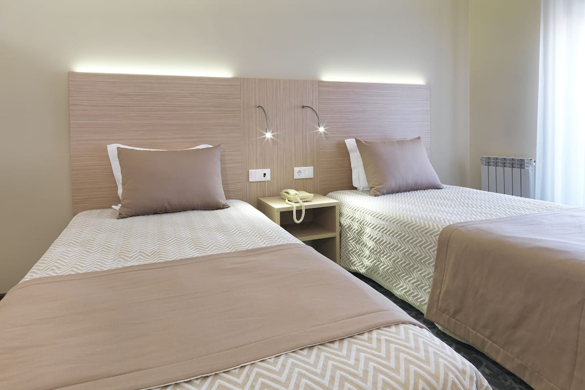 Minibar, desk, soundproofing, free WiFi
