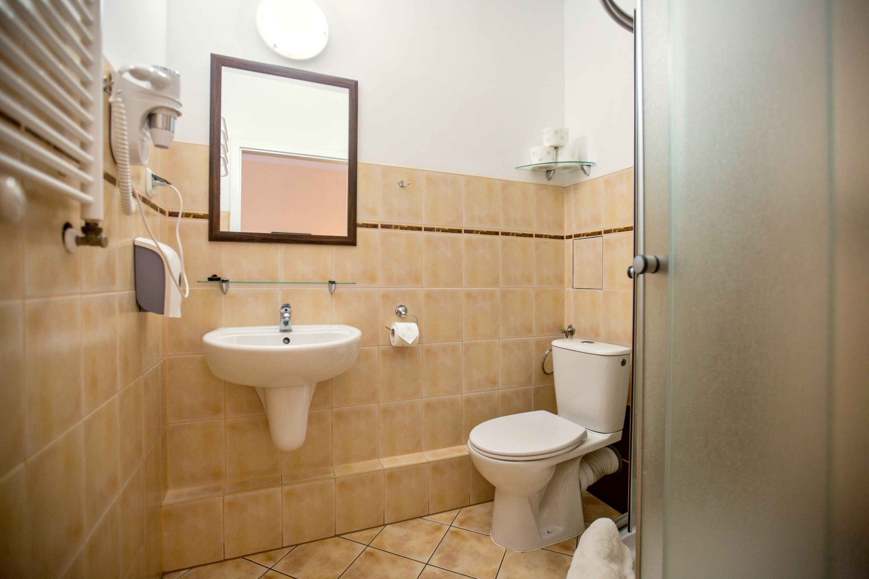 quadruple room | bathroom | hair dryer, towels