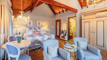 Loft Hortensias com Hidromassagem | Ropa de cama de alta calidad y artículos del minibar gratis
